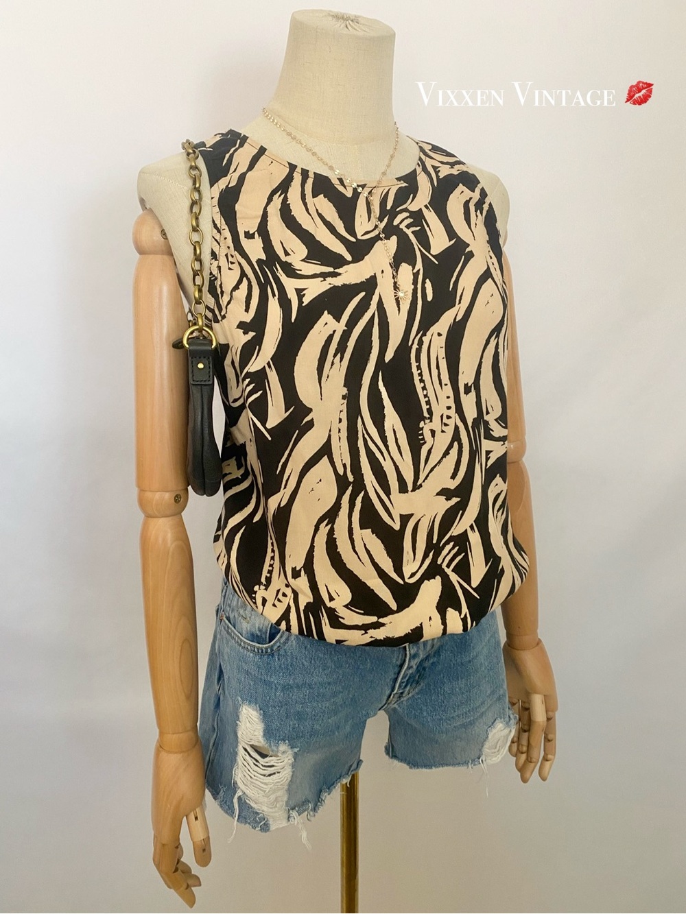 EVEREVE ABSTRACT ‘KAT BANDED TOP’ IN BLACK TAN